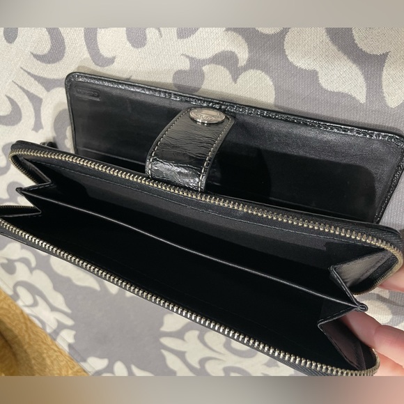 Coach Wallet - Picture 4 of 4